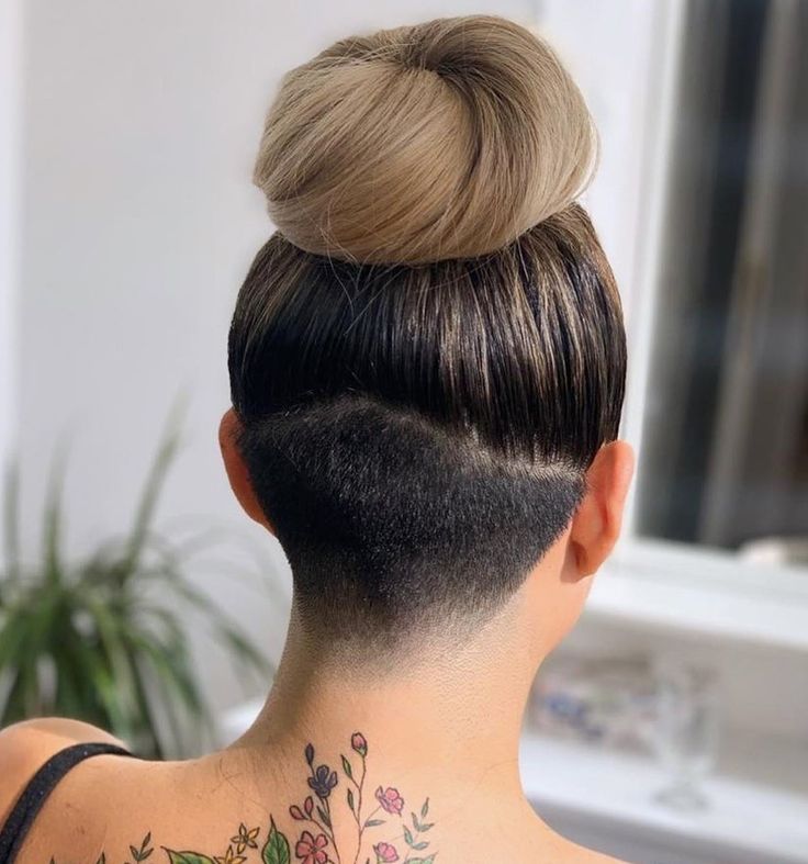 40 Hot Undercuts for Women That Are Calling Your Name - Hair Adviser Shaved Undercut Long Hair, Long Hair Undercut Women, Feminine Undercut Long Hair, Undercut Hairstyles Women Long Hair, Feminine Undercut, Hair Suite, Undercut Hair Designs, Undercut Hairstyles Women, Undercut Long Hair