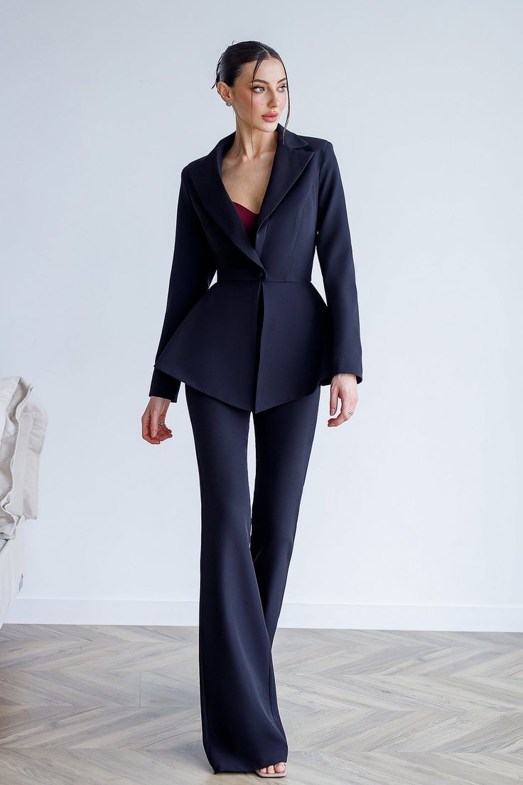 Fabric: crepe Cotton 65%, Polyester 35% Peak lapel Single-breasted Peplum blazer Fitting: Regular fit Included: blazer and pants Jacket length: 66 cm/ 25,9 Sleeve length: 62 cm/ 24,4 in Pants legth (inseam): 92 cm/ 36,2 in Formal Pant Suits For Women, Pantsuit For Women, Formal Pant Suits, Birthday Details, Black Pantsuit, Suit Measurements, Pant Suits For Women, Blazer For Women, Formal Blazer