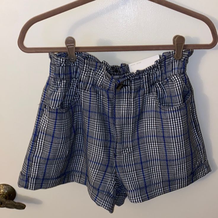 Nwt American Eagle Mom Shorts Very Soft And Stretchy Material 2 Buttons And A Zipper High-Rise Pet And Smoke Free Home! Plaid Short Bottoms For Day Out, Plaid High Waist Bottoms For Day Out, Summer Plaid Short Length Bottoms, Plaid Bottoms With Elastic Waistband And Short Length, Plaid Short Length Summer Bottoms, Summer High Waist Plaid Bottoms, Trendy Plaid Short Bottoms, Trendy Short Plaid Bottoms, Chic Short Plaid Bottoms