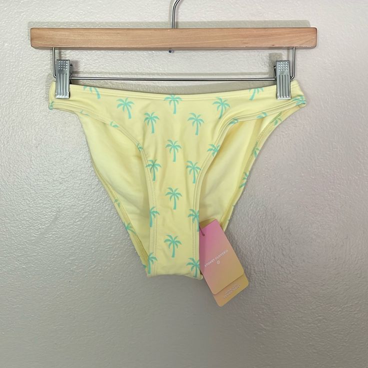 New With Tags. No Stains Or Flaws. Never Worn Stoney Clover Ln Size Xs High Leg Scoop Waist Yellow With Green Palm Trees Yellow Bottoms For Beach Party And Beach Season, Yellow Bottoms For Poolside And Beach Season, Yellow Lemon Print Swimwear For Beach Season, Yellow Bottoms For Poolside, Summer Yellow Bottoms For Poolside, Yellow Bottoms For Pool, Yellow Stretch Swimwear For Sunbathing, Yellow Bottoms For Pool In Spring, Stretch Yellow Bottoms For Sunbathing