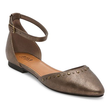 These a.n.a women's Darell ballet flats are a chic style to elevate everyday looks for the office or brunch with friends. Made from smooth faux leather, these pointed-toe shoes come with an ankle strap closure for added support. Wear them with pants and a shirt or an a-line dress. Closure Type: BuckleUpper/Outer Base Material: 100% PolyuretheneShoe Lining Material: PolyurethaneSole Material Content: 100% PolyurethaneToe Type: Closed ToeShoe Strap Type: Ankle StrapCare: Spot CleanHeel Style: Flat HeelCountry of Origin: Imported Elegant Spring Faux Leather Flats, Chic Pointed Toe Faux Leather Flats, Chic Faux Leather Flats For Spring, Ballet Flats Brown, Shoes Ballet Flats, Brown Flats, Pointed Toe Shoes, Toe Shoes, Ballet Flat Shoes