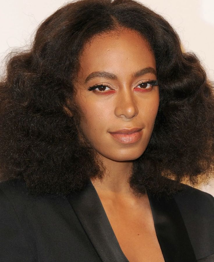 Red Eyeshadow Look, Best Long Haircuts, Red Eyeliner, Red Eyeshadow, Solange Knowles, Make Up Looks, Bright Eyes, Formal Hairstyles, Hair Photo