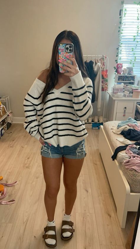 Cute Outfits For The Mall Casual, Very Hot Days Outfit, Back To School Outfits Board, School Outfit Inspo 2024, Back To School Basic Outfits, Simple First Day Of School Outfits, Back To School 2024 Outfits, Back To School Outfits Basic, Back To School Fits Highschool