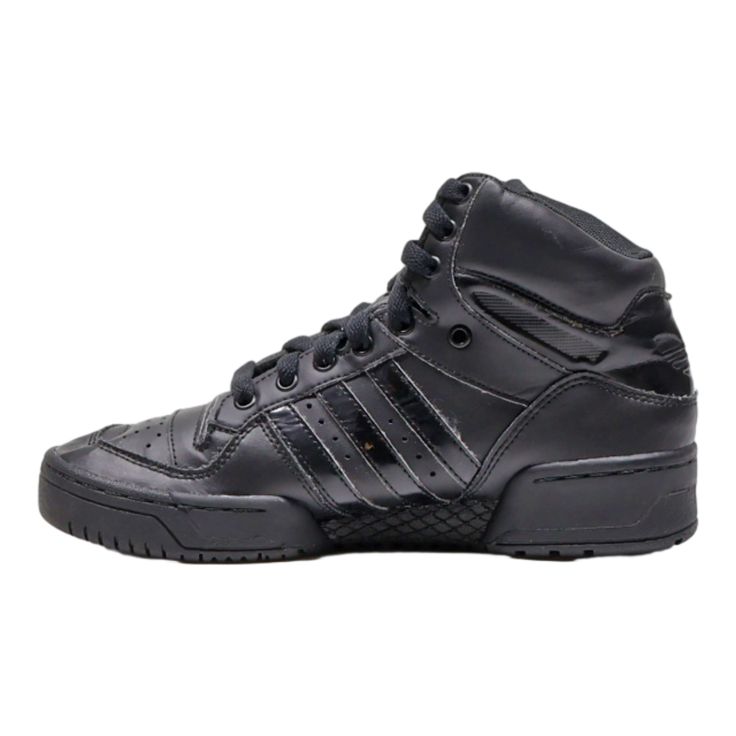 Experience the best with the ADIDAS High Top Trainers. These high top trainers in Black, crafted with Black Leather Womens, offer unparalleled comfort. Available in size UK 4.5, they're perfect for any event. > All footwear undergoes thorough professional cleaning using advanced ozone technology, ensuring exceptional quality and hygiene every time. >Size: UK 4.5 >Condition: Excellent Black High-top Sneakers For Training, Black Leather High-top Walking Shoes, Adidas Black Urban High-top Sneakers, Urban Black High-top Adidas Sneakers, Black High-top Sneakers With Reinforced Toe, Adidas High Tops, Blue Check, Shell Jacket, Leather Women