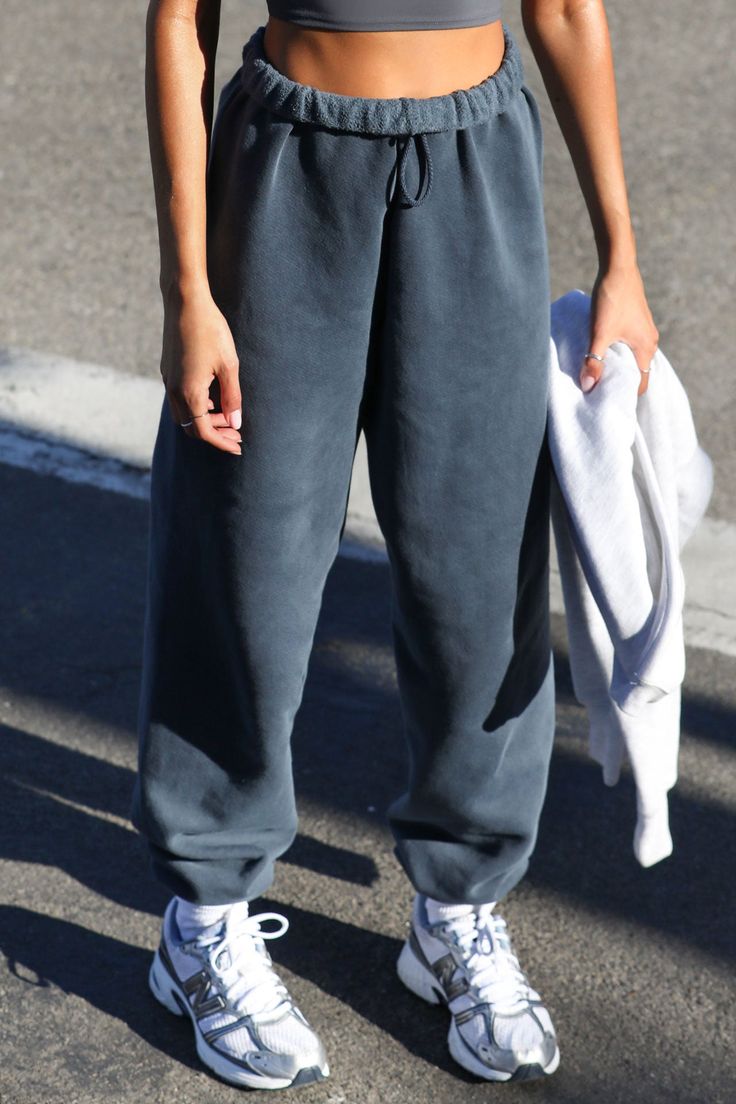 Front view of model from the waist down wearing the oversized loose fit washed navy french terry Oversized Jogger with an elastic waistband and ankle cuffs Unbalanced Jogger Pants, Mid Waisted Brown Jeans, Nike Oversized Joggers, Most Comfortable Leggings, Form Fitting Tops, Pastel Outfit, Joggers Outfit, Joah Brown, French Terry Fabric