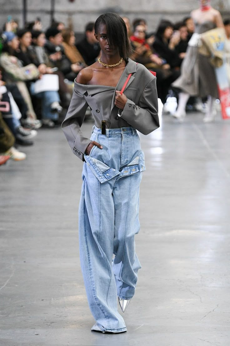 Fall 2023 Ready To Wear, 2023 Ready To Wear, Denim Wear, Outfit Jeans, Looks Street Style, Modieuze Outfits, Winter Trends, Fall 2023, Fashion Show Collection