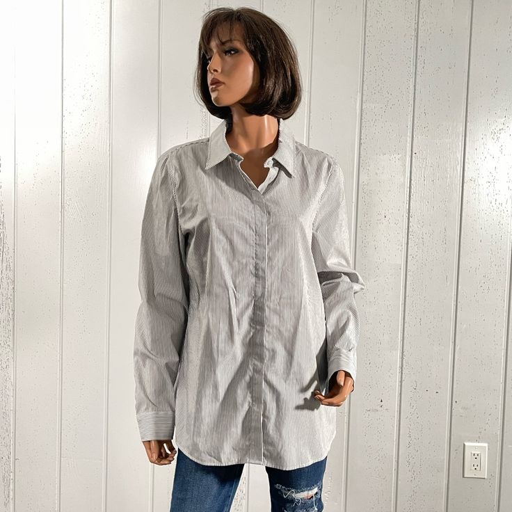 Nwt Calvin Klein Women's Striped Button Down Long Shirt Sz L 100% Cotton Measurements Lying Flat Approx: Armpit To Armpit: 20.5" Shoulder:17" Length: 28.5" Smoke And Pet Free Home Calvin Klein Button-up Tops For Business Casual, Gray Cotton Top For Office, Gray Cotton Office Top, Gray Button-up Top For Work, Gray Button-up Top With Button Cuffs, Gray Button-up Shirt For Work, Button-up Shirt For Office Wear, Gray Button-up Blouse With Buttons, Gray Workwear Shirt With Buttons