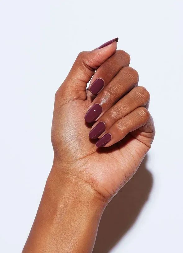 Regular Manicure Nails, Nail Colors For Brown Skin, Cozy Nails, Dark Skin Nail Polish, Dark Skin Nail Color, Nail Polish Colors Winter, Winter Nail Polish, Natural Antioxidants, Static Nails