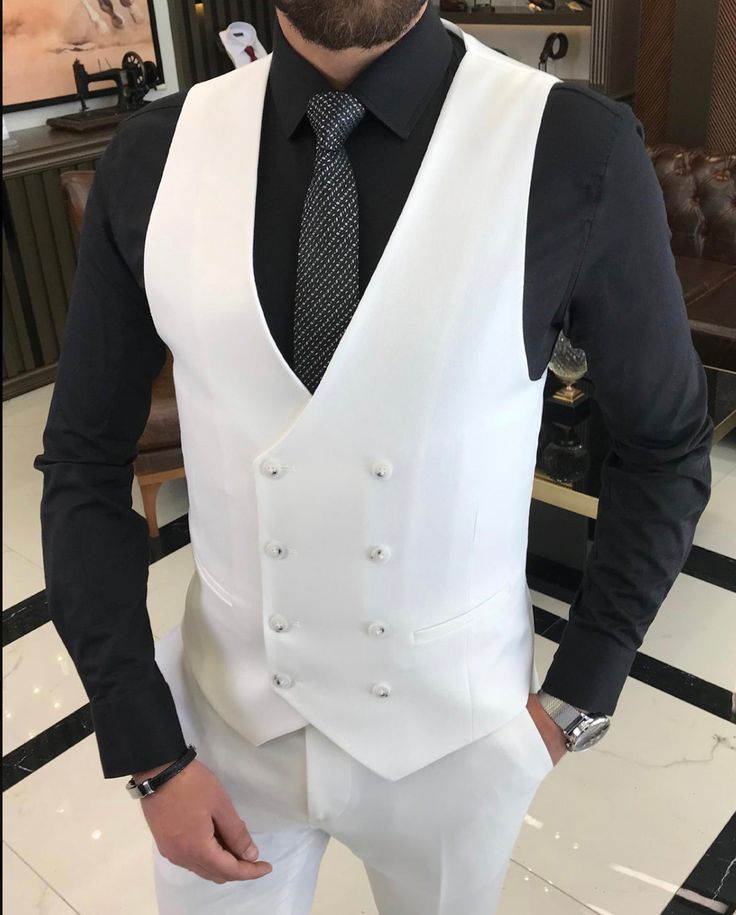 Collection : Spring Summer ☀️Available Size : 46-48-50-52-54-56Concent: 49 viscon % 40 polyester % 2 elestan Ivory Suit, Groom And Groomsmen Attire, Designer Suits For Men, White Suit, Classy Men, Lapel Jacket, Prom Suits, Groomsmen Attire, Tuxedo For Men