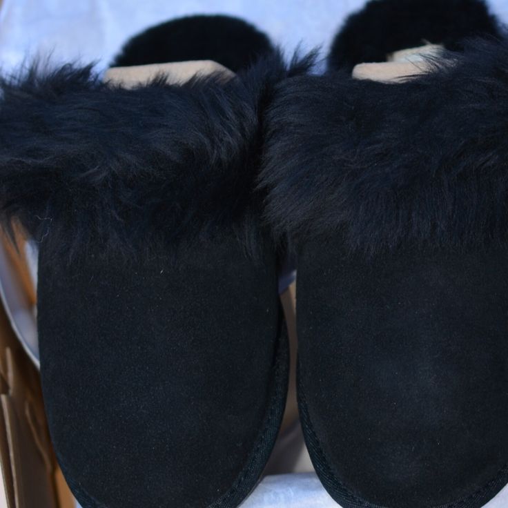 New Ugg Women's Scuff Sis Pink Suede Fluff Slippers Size 7 New In The Box Black Leather Winter Slippers, Black Fluffy Slippers For Winter, Black Casual Slippers With Faux Fur Lining, Comfortable Black Slippers With Faux Fur Lining, Ugg Black, Pink Suede, Womens Uggs, Ugg Shoes, The Box