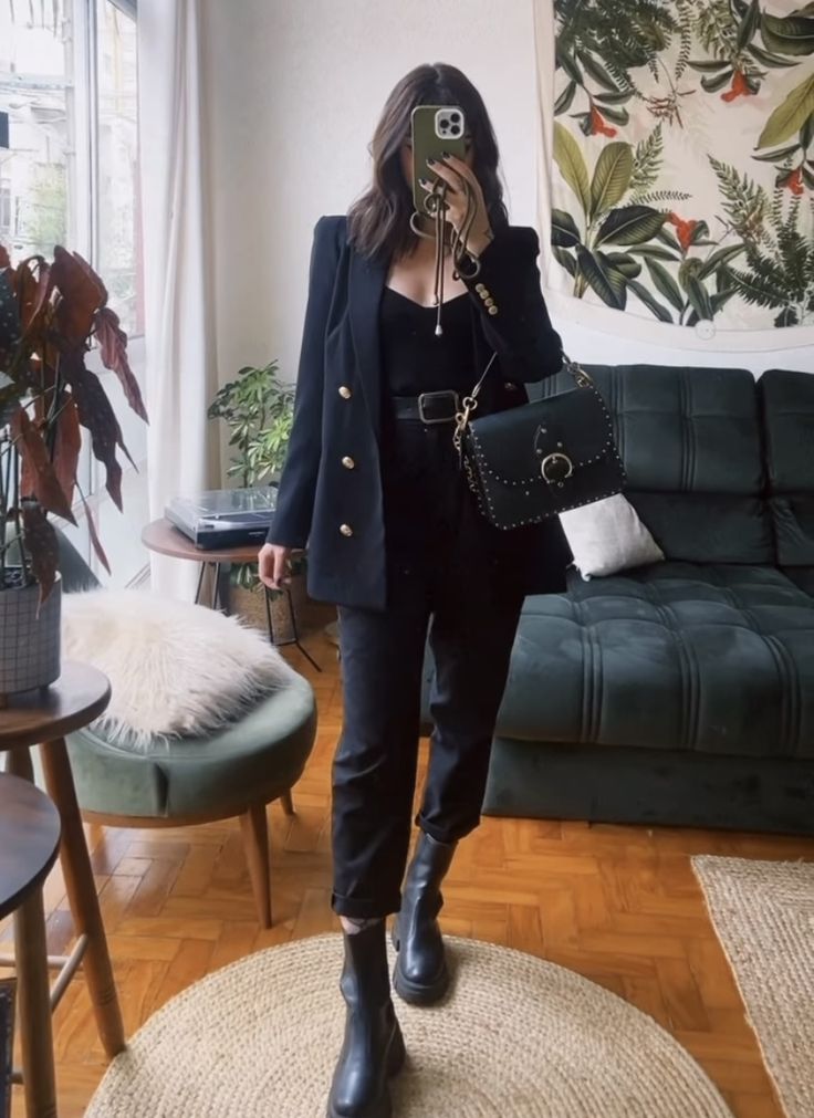 Rock Office Style, Rock Chic Work Outfit, Edgy Outfits Professional, Classy Rock Outfit, Business Casual Rocker Chic, Professional Rocker Style, Office Rocker Outfit, Professional Gothic Outfits, Corporate Rocker Fashion