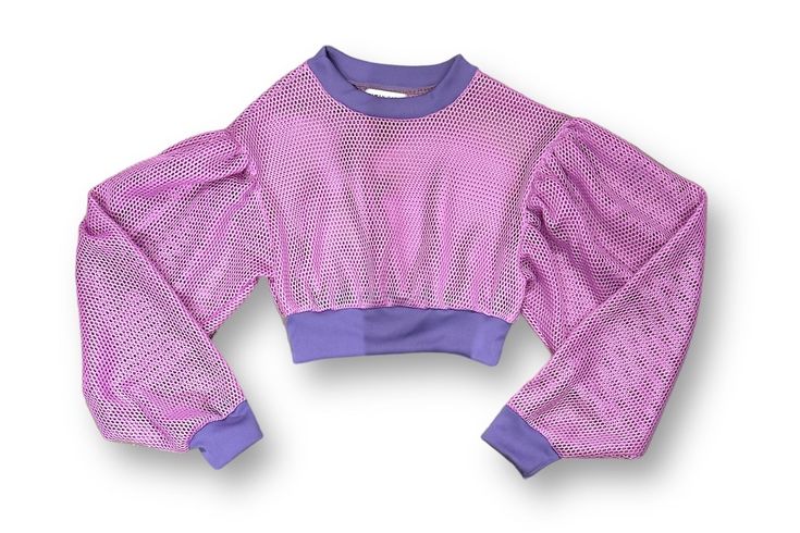 This lavender cropped balloon mesh sweater is perfect for adding a twist to any closet. It's great paired with jeans or shorts - talk about wardrobe versatility! Trendy Spring Crop Top Sweater, Trendy Crop Top Sweater For Spring, Casual Cropped Mesh Top, Trendy Relaxed Fit Cropped Sweater For Spring, Purple Stretch Long Sleeve Crop Top, Purple Long Sleeve Stretch Crop Top, Casual Mesh Crop Top For Spring, Stretch Cropped Sweater For Spring, Casual Spring Mesh Crop Top