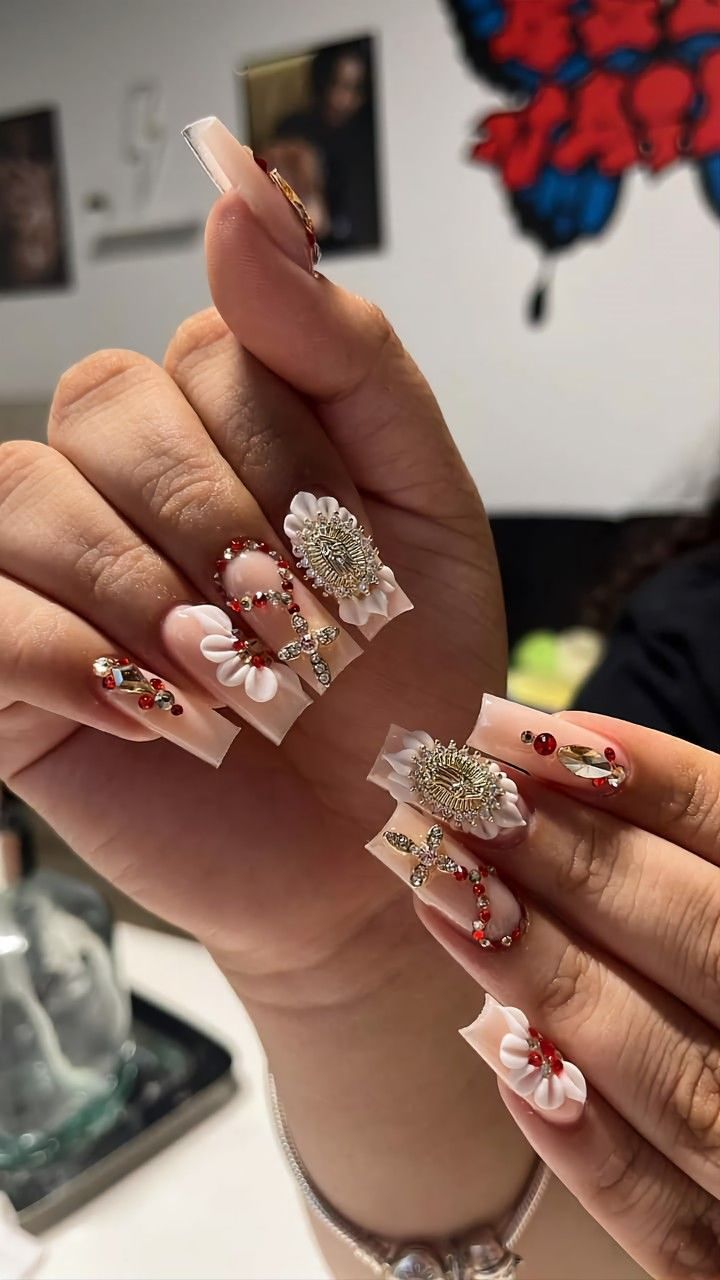 Virgencita Nail Set, Nails With Rosary Design, Acrylic Nails Virgencita, Nails With The Virgin Mary, Virgen De Guadalupe Nail Ideas, Rosary On Nails, Red Virgin Mary Nails, Latina Nails Medium Length, Mexican Nails Ideas