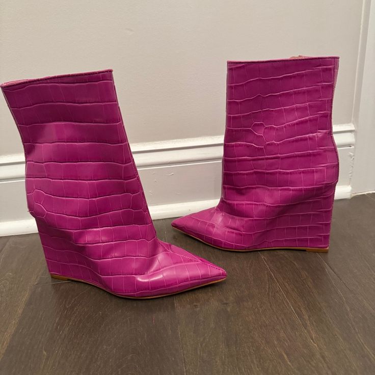 Pink Croc Wedge Boots, Never Worn Trendy Wedge Boots With Platform Heel, Trendy Platform Wedge Heel Boots, Trendy Platform Wedge Boots, Chic Wedge Sneakers For Spring, Pink Wedge Sneakers, Chic Spring Wedge Sneakers With Wedge Heel, Synthetic Pointed Toe Platform Wedge Boots, Synthetic Platform Wedge Boots With Pointed Toe, Chic Synthetic Wedge Heel Boots