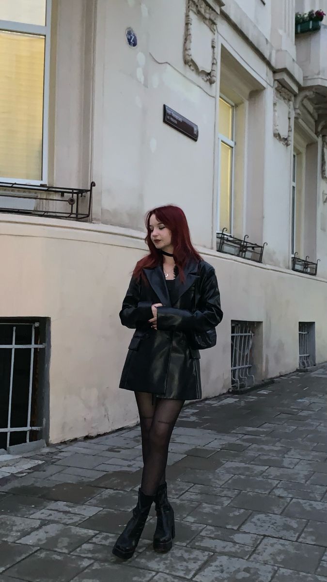 Outfits For Dark Red Hair, Red Hair Clothes Ideas, Outfits For Red Hair, Red Hair Outfit Ideas, Red Hair Instagram, Lana Del Rey Outfits Inspiration, Dark Red Outfit, Aemma Targaryen, Dark Red Cherry