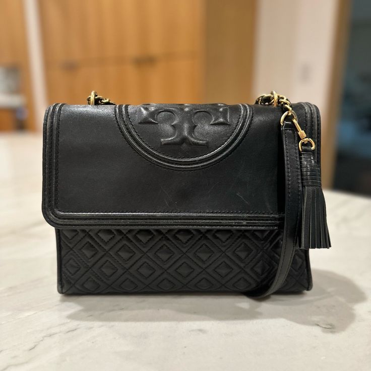 Tory Burch Shoulder Bag. Good Used Condition With Some Wear (Shown). Comes With Dust Jacket. Tory Burch Shoulder Bag, Tory Burch Bags, Tory Burch Bag, Dust Jacket, Convertible, Tory Burch, Shoulder Bags, Bag Lady, Shoulder Bag