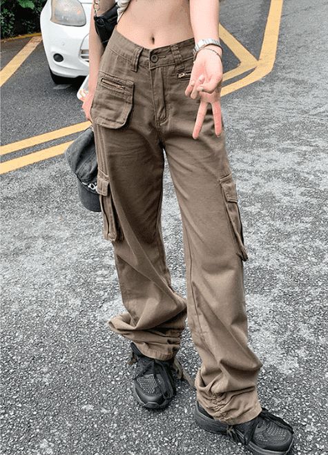 Multi Pocket Retro Cargo Pants. Green Trousers, Maxi Dress Cocktail, Pantalon Cargo, Type Of Pants, Dress With Cardigan, Shop Swimwear, Straight Pants, Outerwear Jackets, Cargo Pants