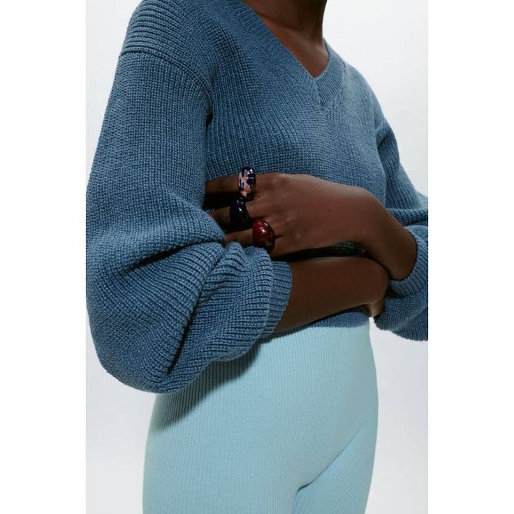 Zara Knit V-Neck Sweater New With Tags Long Sleeve V-Neck Cropped Sweater. Rib Trim. 76% Cotton 24% Polyester Color Blue Popular Jewelry Trends, Zara Spring, Zara Portugal, Wardrobe Planning, Zara New, Zara Sweater, Spring Wardrobe, Shrug Sweater, Spring Collection