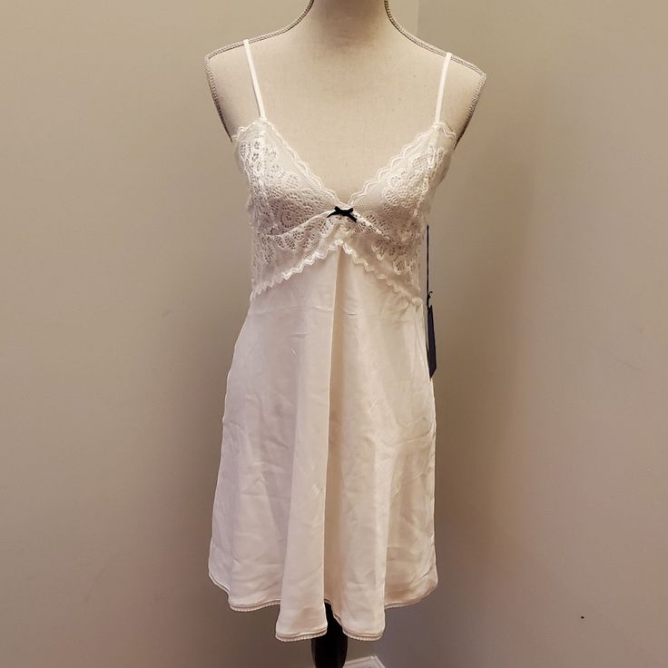 Simply Vera By Vera Wang Medium, White Lingerie / Sleepwear Nwt There Are A Couple Small Snags (See Photos W Finger) Sweet Lace Midsection And Lace Detail At Bottom Hem. Very Pretty. !! Make Me An Offer !! * Smoke Free Home * Style Tags: Lingerie, Night, Sleep, Sexy, Wedding, Intimates, Lace, Silk, Undergarment, Casual, Comfy, Comfortable, Cozy, Honeymoon, Delicate, Elegant, Classy Cozy Honeymoon, Vera Wang Clothes, Void State, Lacey Lingerie, White By Vera Wang, Lace Silk, Night Sleep, Fame Dr, White Lingerie