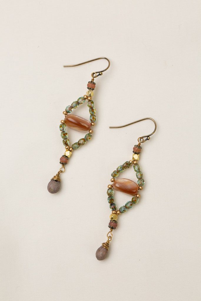 Bohemian Drop Earrings For Vintage Collection, Bohemian Vintage Drop Earrings, Bohemian Bronze Jewelry For Vintage Collection, Bohemian Antique Gold Jewelry For Vintage Collection, Bohemian Style Bronze Jewelry For Vintage Collection, Bohemian Brass Jewelry For Vintage Collection, Vintage Brass Earrings With Natural Stones, Vintage Brass Wire Wrapped Earrings, Vintage Wire Wrapped Brass Earrings