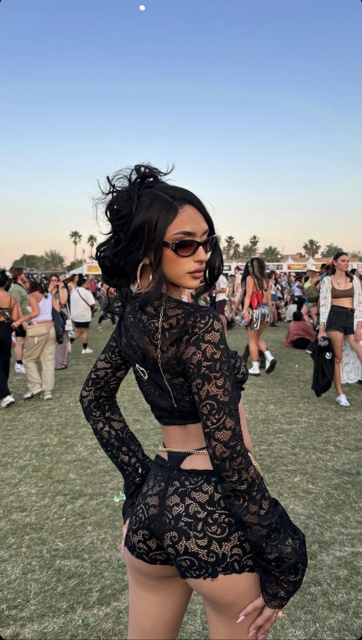 Black Rave Outfits, Rave Fit, Techno Outfit, Rave Festival Outfits, Rave Outfits Edc, Edm Festival Outfit, Festival Rave Outfit, Rave Fits, Rave Babe