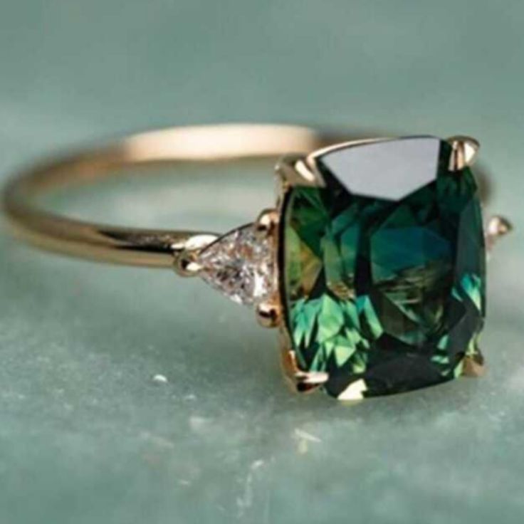 Brand New In Size 8 Elegant Green Rings For Parties, Elegant Green Emerald Party Ring, 18k Gold Engagement Ring, Parti Sapphire, Smaragd Ring, Wedding Party Jewelry, Dream Engagement, Green Gems, Square Rings