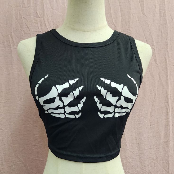 Shein Skeleton Hand Print Crop Tank Top New Without Tag. Color: Black Size: Small Cute Mesh Tops, Different Ways To Cut A Shirt, Skeleton Crop Top, Black Tank Top Outfit, Skeleton Outfit, Rabid Dog, Grunge Shirts, Skeleton Top