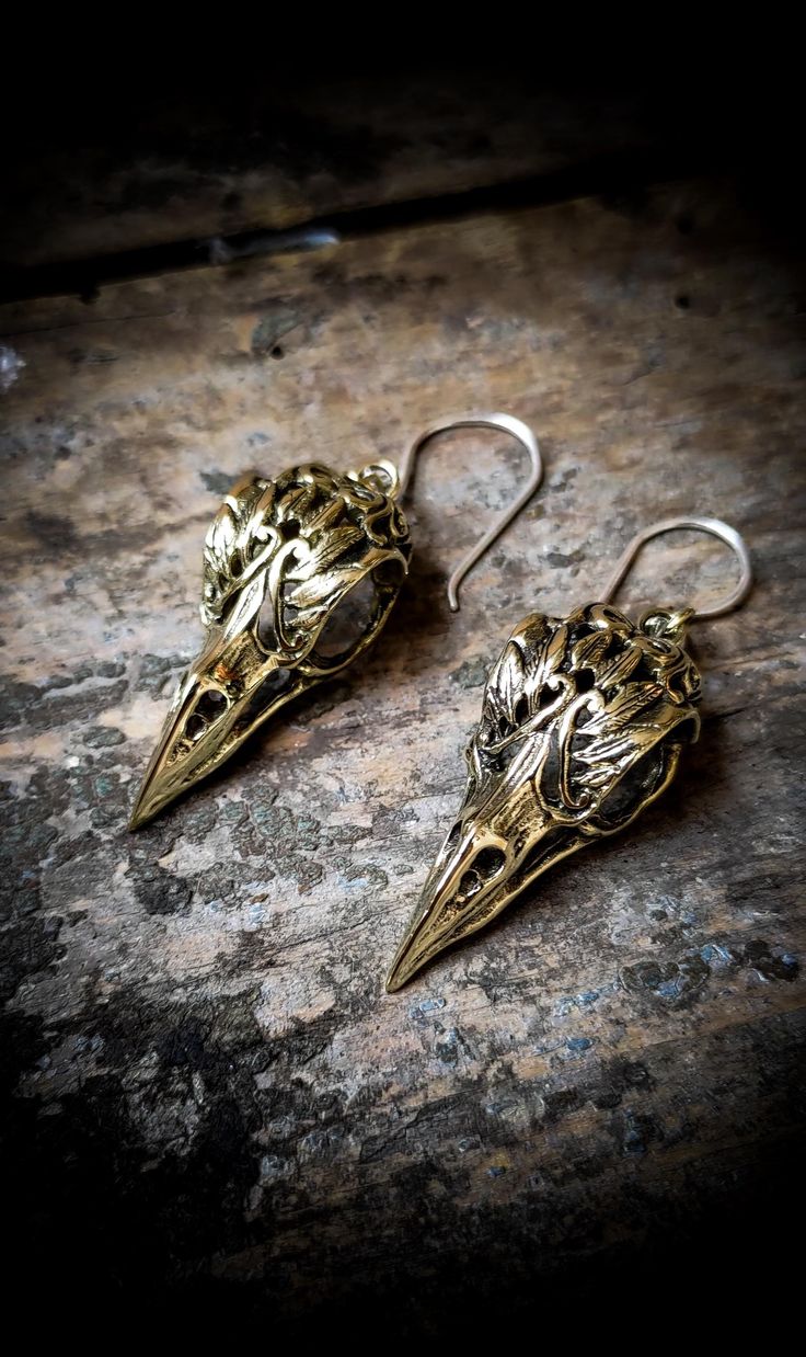 Brass Ornamental Feathers Pattern Crow Skull Earrings with Silver 925 Wire 😉 Light Weight ⚠️SELL BY PIECE OR BY PAIR⚠️ Bird Skull Jewelry, Feathers Pattern, Ornamental Pattern, Crow Skull, Bird Skull, Feather Pattern, Skull Jewelry, Skull Earrings, Bird Design