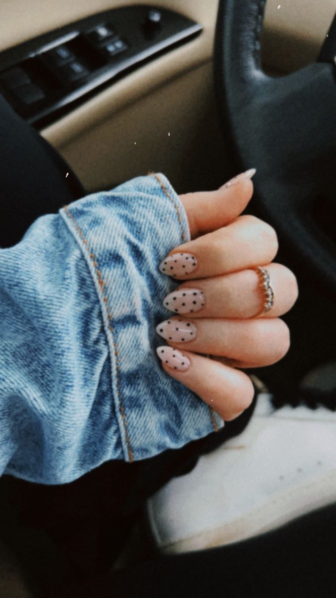 in love with the polka-dot nail trend !! Simple Nail Designs Polka Dots, Color Dots Nails, Easy Nail Designs For Fall, Clear Polka Dot Nails, Dotted Acrylic Nails, Almond Polka Dot Nails, Holiday Polka Dot Nails, French With Polka Dots, Polka Dot French Tip Nails Almond