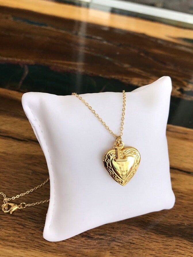 Personalized Gold Plated Heart Necklace, Personalized Gold Heart Locket Necklace, Gift For Her, Gift Best.        Comes beautifully cutest packaging 💝 Tarnish resistant 💦 Nikel Free Hypoallergenic Handmade Perfect gift for love ones or lovely treat to yourself gift 🎁 Please contact me if you are any questions 💖 The plating quality of our products is the best, it doesn't tarnish easily 🙏 P L E A S E write your phone number when placing an order. 🙏 If you have any questions, I am here for yo Heart Charm Necklace For Gifts, Luxury Double Heart Necklace For Gift, Heart Cut Locket Jewelry Gift, Heart Cut Locket Necklace For Anniversary, Anniversary Heart Necklace With Locket, Anniversary Heart Cut Locket Necklace, Mother's Day Heart Cut Locket Necklace With Heart Charm, Valentine's Day Heart Cut Keepsake Locket Necklace, Heirloom Heart Necklace For Gift