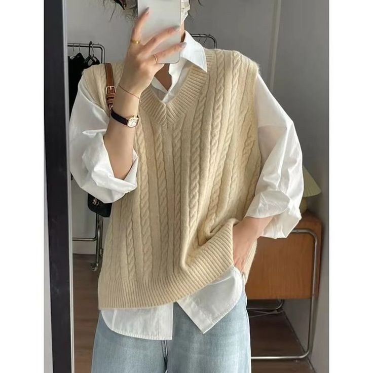 V Neck Knitted Vest, Jumper Fashion, Preppy Mode, Waistcoat Sweater, Sweater Sleeveless, Casual Knitwear, Vest Sweater, Sleeveless Sweater Vest, Sweater Vest Women