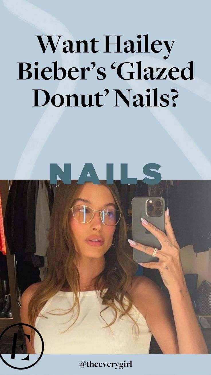 Celebrity Nails Trends, Bieber Nails, Hayley Bieber, Dip Nail Colors, Colored Nail Tips, Short Nail Manicure, Chrome Nail Polish, Glazed Donuts, Celebrity Nails