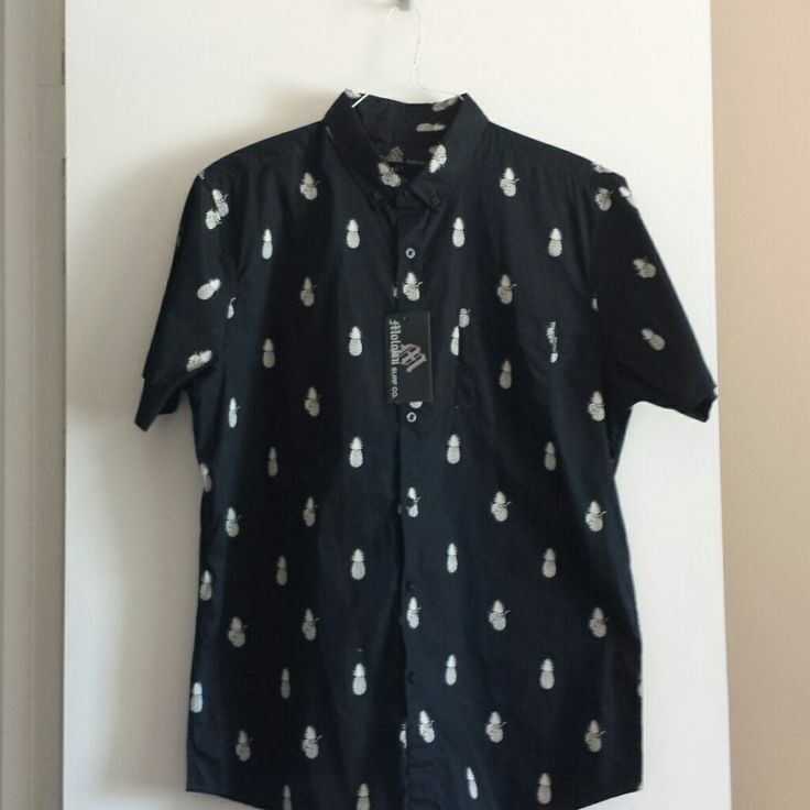 Bnwt, Adorable, Yet Masculine. Black With White Pineapples, Short Sleeves, Button Down. Black Printed Button-up Top, Black Buttoned Tops For Vacation, Casual Black Short Sleeve Shirt With Button Closure, Casual Cotton Patterned Tops, Black Cotton Short Sleeve Casual Shirt, Patterned Tops With Button Closure For Vacation, Cotton Tops With Buttons For Vacation, Black Cotton Printed Short Sleeve Shirt, Black Fitted Short Sleeve Casual Shirt