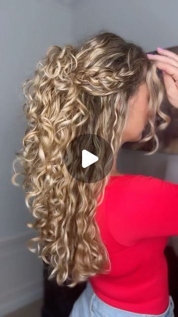 Hairstyle With Braids, Down Curly Hairstyles, Curly Hair Dos, Curly Hair Half Up Half Down, Curly Hair Up, Half Up Hairstyle, Curly Hair Braids, Curly Wedding Hair, Curly Hair Updo