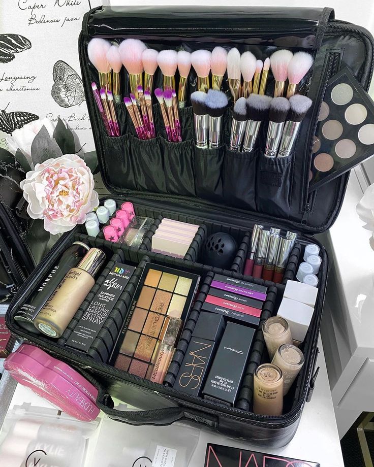 Makeup Palette Collection, Alat Makeup, Girly Makeup, Makeup Artist Kit, Makeup Drawer Organization, Fesyen Rambut, Makeup Is Life, Makeup Rooms, Makeup Items