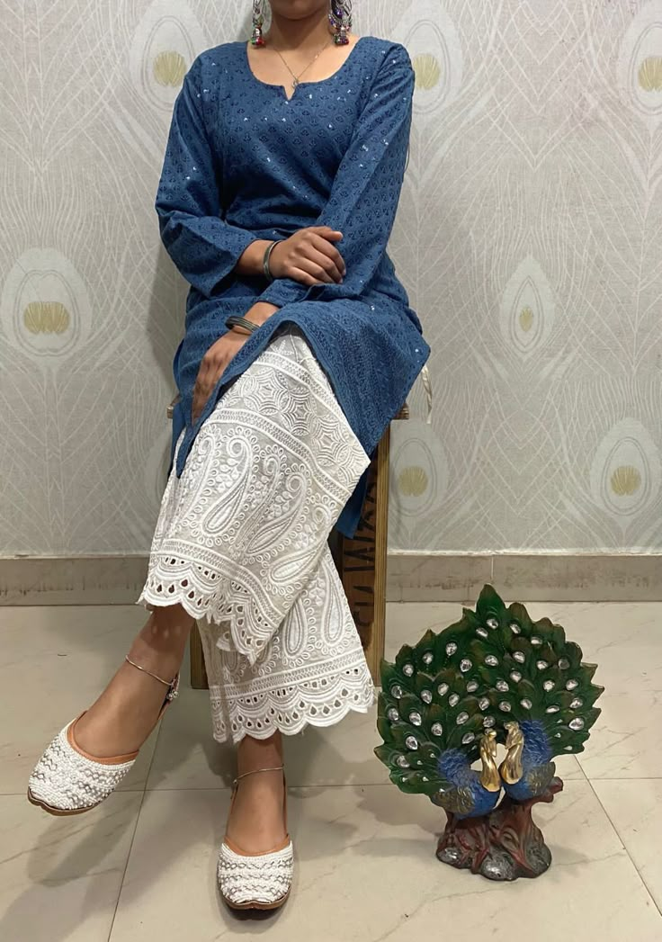 Chikankari Kurti with palazzo pants. Kurti With Palazzo, Desi Dress, Desi Wear, Outfit Autumn, Traditional Indian Dress, Casual Indian Fashion, Kurti Designs Latest, Desi Fashion Casual, Outfit Halloween