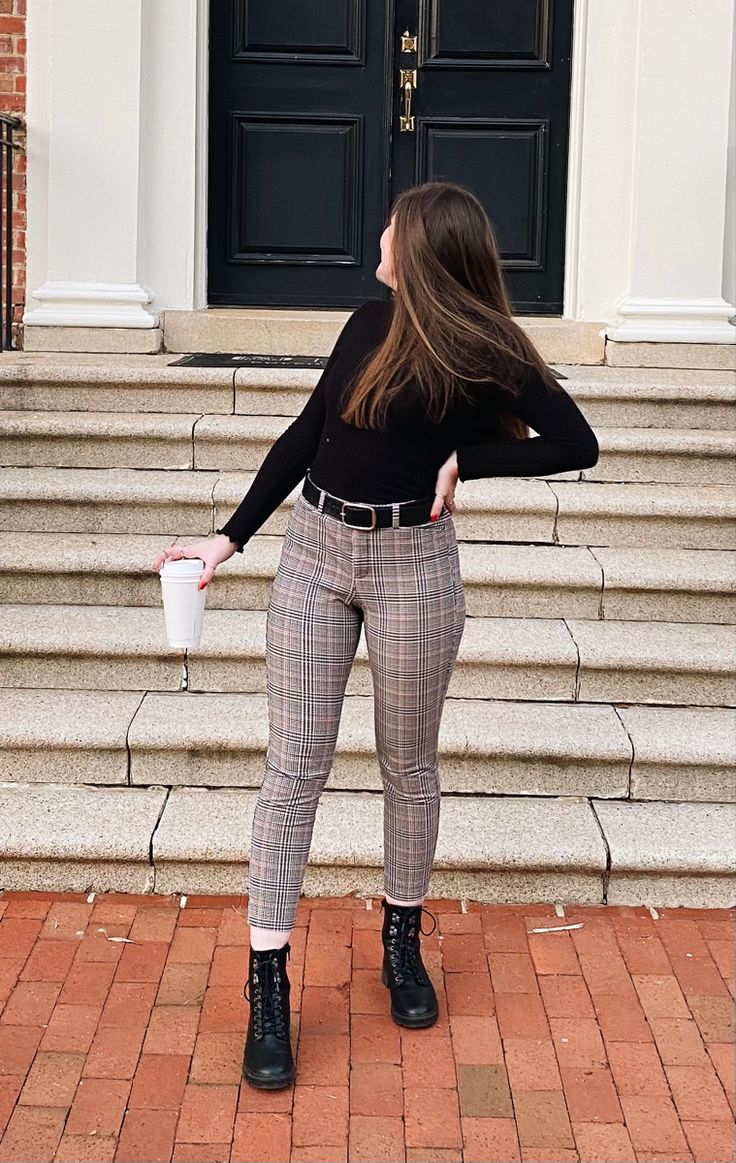 Plaid Business Pants, Fitted Plaid Pants Outfit, Business Casual Plaid Pants, White And Black Plaid Pants Outfit, Plaid Print Pants Outfit, Low Rise Plaid Pants Outfit, Plaid Office Pants, Plaid Pants Outfit Women Work, Plaid Trousers Outfit Work