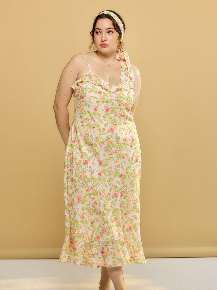 Maxi Floral Dress, Yellow Maxi Dress, Yellow Maxi, Floral Slip Dress, Simple Retro, Red Maxi, Midi Slip Dress, Vintage Style Dresses, Floral Chiffon