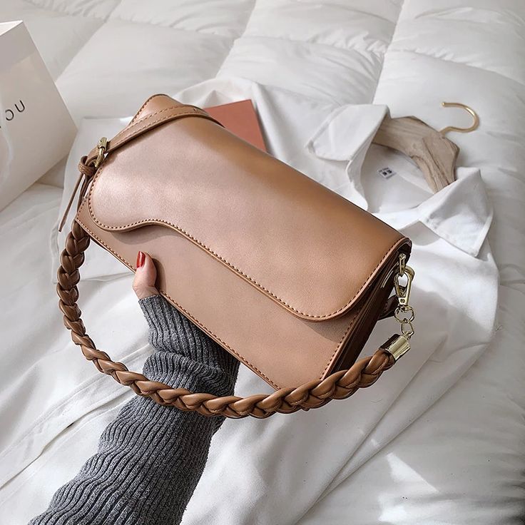 • Brand Name Shoes, Brand Collaboration, Leather Shoulder Handbags, Global Brands, Shoulder Handbag, Bag Fashion, Women's Bags, Shoulder Handbags, Saddle Bags