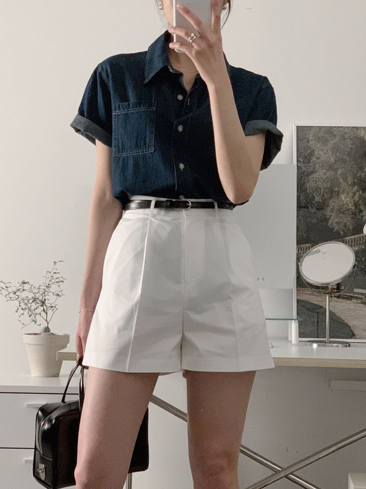 Korean Outfits With Shorts, Ootd Short Pants, Shirt Summer Outfit, Short Outfit Ideas Korean, Korean Short Outfit Ideas, Korean Short Pants Outfit, Short Sleeve Outfits, Normcore Outfits, Korean Girl Fashion Shorts