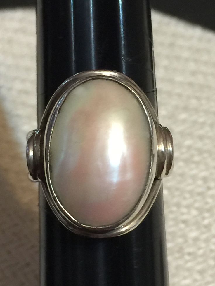 Stunning vintage Modern sterling silver mother of pearl cabochon ring. Rare beauty. Pearl Pin, Rare Beauty, Cabochon Ring, Modern Ring, Clear Stone, Stone Gold, Vintage Modern, Vintage Beauty, Moon Stone