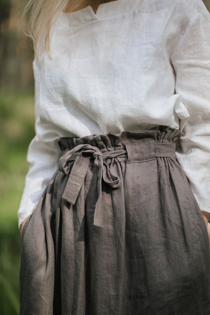 Bohemian Linen Relaxed Skirt Bottoms, Bohemian Linen Bottoms With Relaxed Skirt Fit, Bohemian Linen Bottoms With Relaxed Skirt, Linen Skirted Bottoms With Pockets, Skirted Linen Bottoms With Pockets, Linen Full Skirt With Pockets, Linen Full Skirt Bottoms With Pockets, Linen Long Skirt With Pockets, Linen Pleated Skirt Bottoms