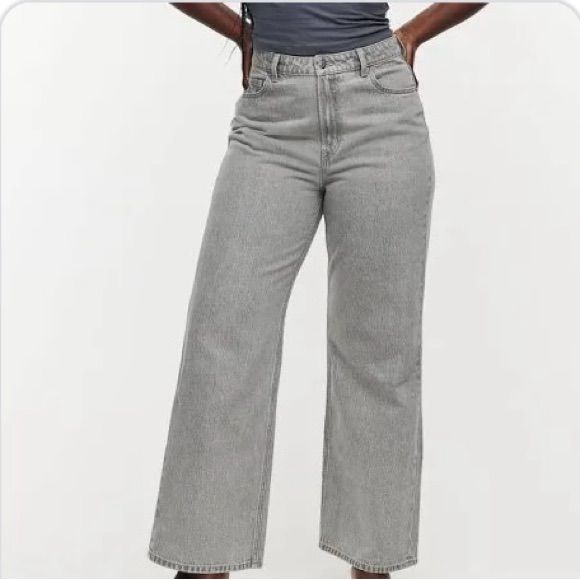 H&M Women’s Wide Large High Waisted Pants/ Us Size 2 H&m Relaxed Fit Straight Leg Bottoms, H&m Straight Leg Bottoms With Relaxed Fit, H&m Straight Leg Relaxed Fit Bottoms, H&m High Rise Fitted Bottoms, H&m Fitted High Rise Bottoms, High Rise Gray Bottoms For Spring, Chic High Rise Gray Bottoms, H&m Relaxed Fit Fall Bottoms, H&m Relaxed Fit Bottoms For Fall