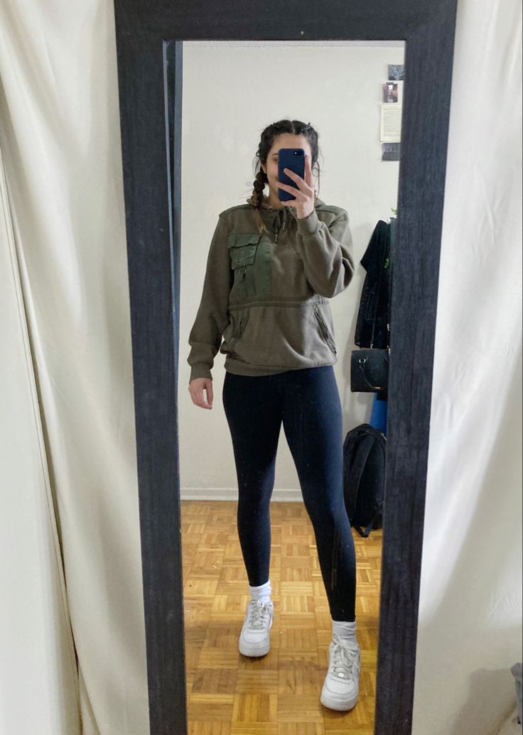 Air Forces With Leggings, Leggings Air Force 1 Outfit, Airfirce1 Outfit, Air Force 1 Leggings Outfit, Black Leggings White Socks Outfit, Air Force 1 With Socks, How To Style Air Force 1 Women, Nike Socks Over Leggings Outfit, Outfits With White Air Forces