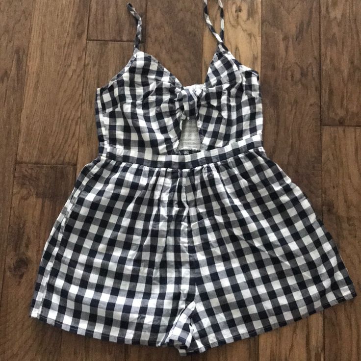 Navy And Blue Check. Size Small. Nwt. Smoked Back Casual Summer Jumpsuits And Rompers For Picnic, Casual Spring Jumpsuits And Rompers For Picnic, Sleeveless Jumpsuits And Rompers For Spring Picnic, Fitted Gingham Jumpsuits And Rompers For Spring, Spring Fitted Gingham Jumpsuits And Rompers, Spring Gingham Jumpsuits And Rompers, Summer Gingham Cotton Jumpsuits And Rompers, Casual Gingham Jumpsuits And Rompers, Summer Cotton Plaid Jumpsuits And Rompers