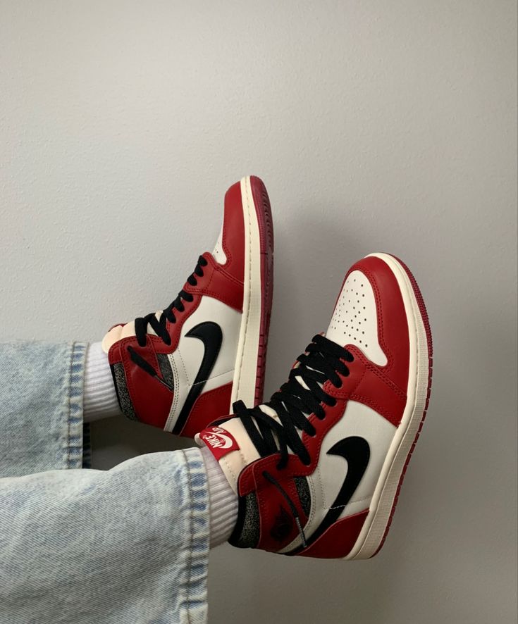 Nike Air Jordan 1 Retro High Og Chicago, Chicago Nike Jordans, Jordans Chicago Shoes, Nike Jordan 1 Chicago, Chicago Red Jordans, Nike Lost And Found Outfit, Jordan 1 Chicago Outfit Woman, Nike Jordan Chicago, Nike Air Jordan 1 Lost And Found