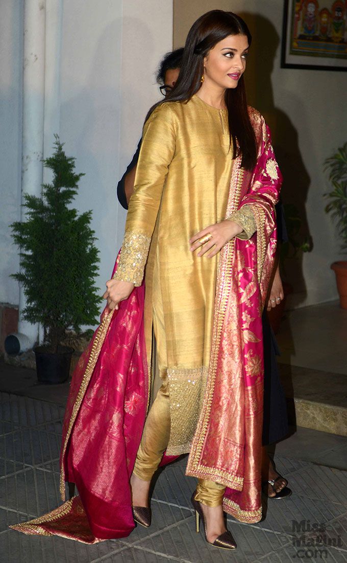 Aishwarya Rai Bachchan ऐश्वर्या राय, डिजाइनर कपड़े, Nikkah Dress, Indian Designer Suits, Salwar Kamiz, Stylish Suit, Patiala Salwar, Indian Woman, Kurti Designs Party Wear