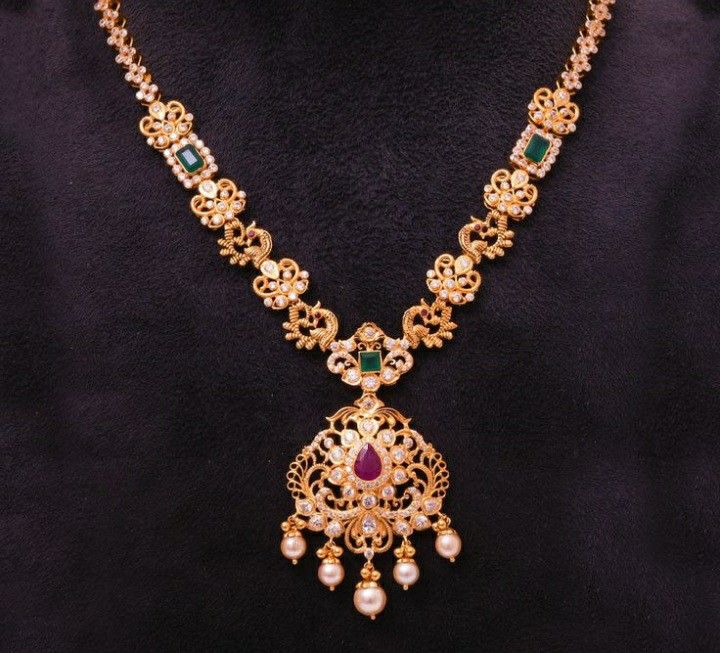 Gold Stone Jewellery, Necklace Designs Gold Indian Fancy, 35 Grams Gold Necklace Indian, Gold Necklace Set With Grams, 32 Grams Gold Necklace, Fancy Necklace Gold, Gold Necklace Indian Bridal Jewelry Wedding, 32 Grams Gold Haram Designs, Gold Stone Necklace Designs