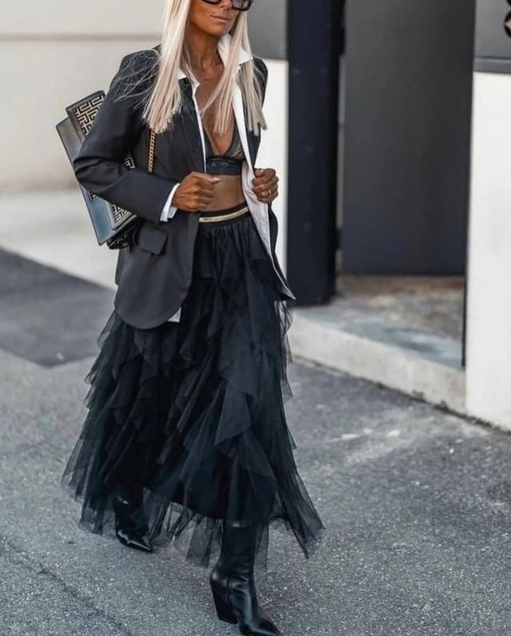 BELLA SKIRT - DarkGlow Gonna Tulle Outfits, Tule Skirt Outfits, Long Tulle Skirt Outfit, Tule Rok Outfits, Gonna Tulle, Tulle Skirt Fashion, Black Tulle Skirt, Looks Adidas, Tulle Skirts Outfit