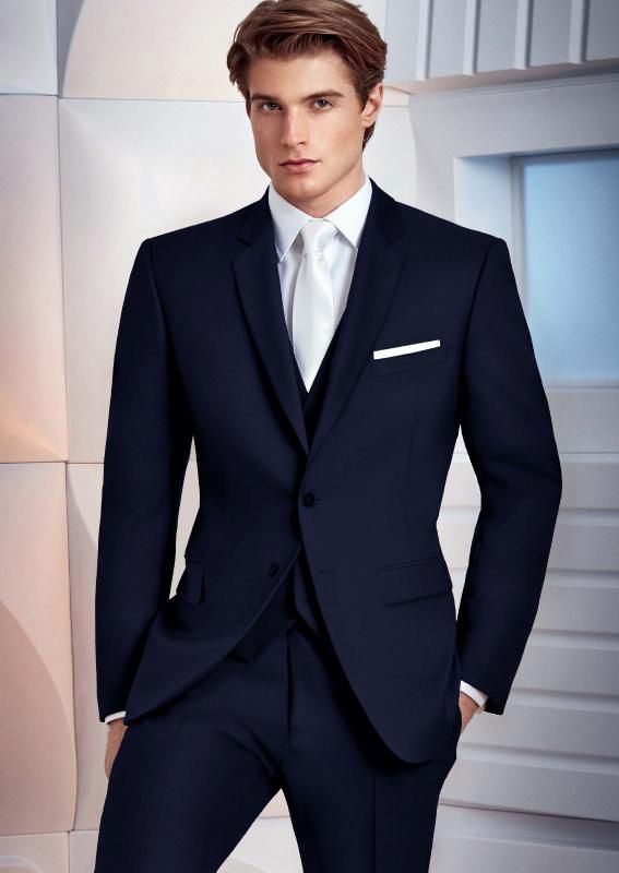 Dark Navy Blue Suit, Blue Groomsmen Suits, Mens Navy Suit, Terno Slim, Stil Masculin, Stylish Mens Suits, Dark Blue Suit, A Man In A Suit, Blazer Outfits Men